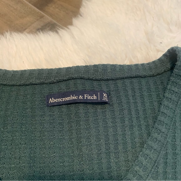 Abercrombie &Fitch green cardigan sweater - Picture 2 of 3